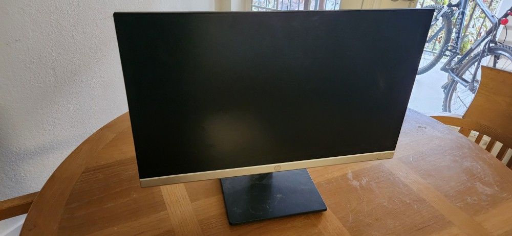 HP 24" Computer Monitor