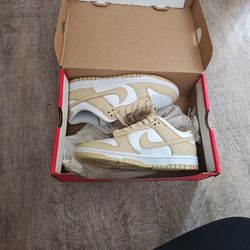 Nike Dunk Low Team Gold Size 4M/5.5W