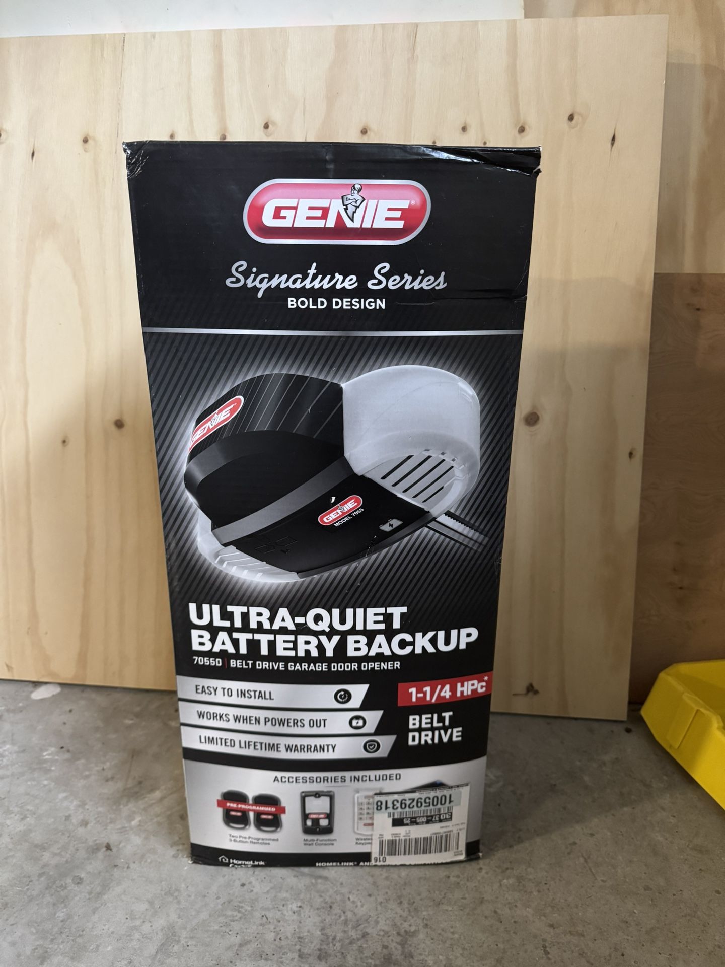 Brand New - Genie Signature Belt Drive Garage Door Opener