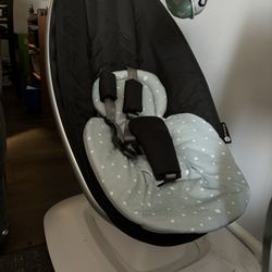 MamaRoo Baby Swing With Bluetooth