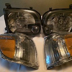 NEW 2005–2006 Toyota Tundra Headlights & Corner Lights – Driver & Passenger