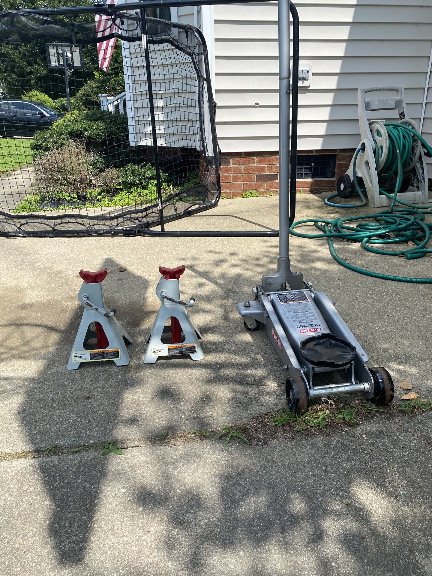 Pro Lift Hydraulic Lift And Larin 2 Ton Jack Stands