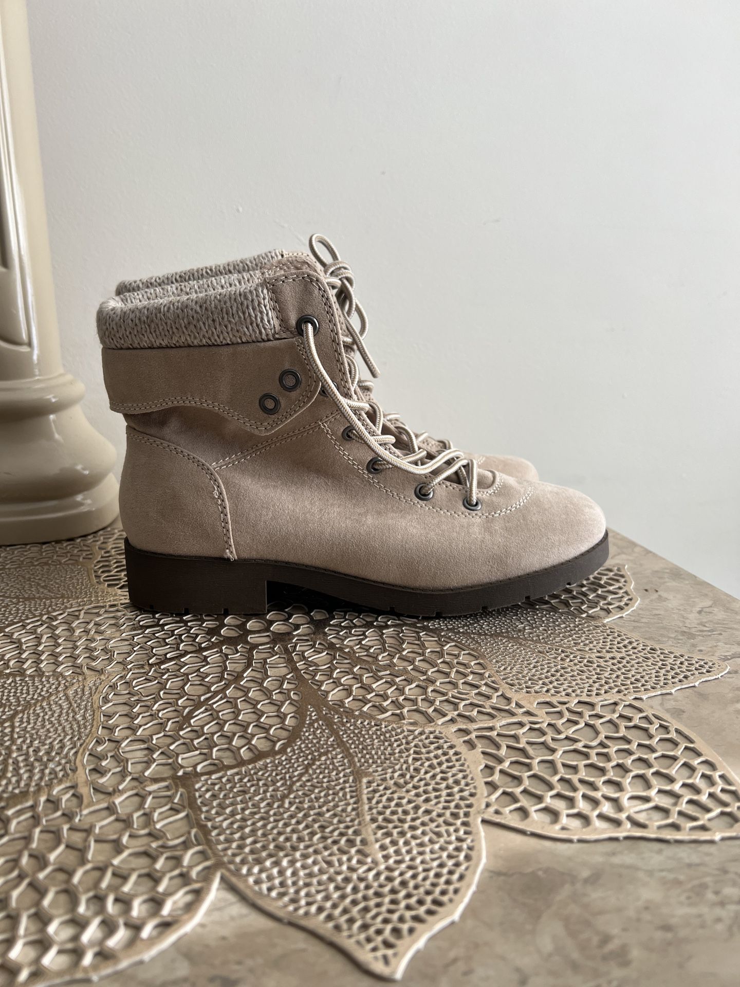Womens Boots Size 8 | St Johns Bay