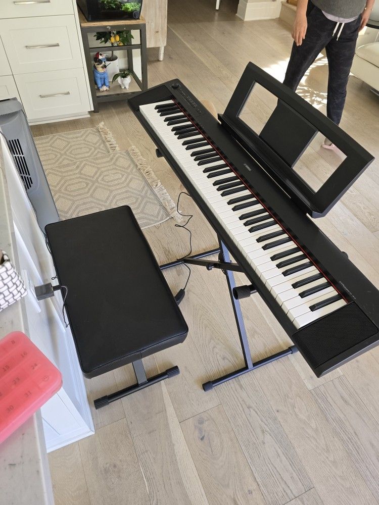 Yamaha Keyboard Piaggero NP-35