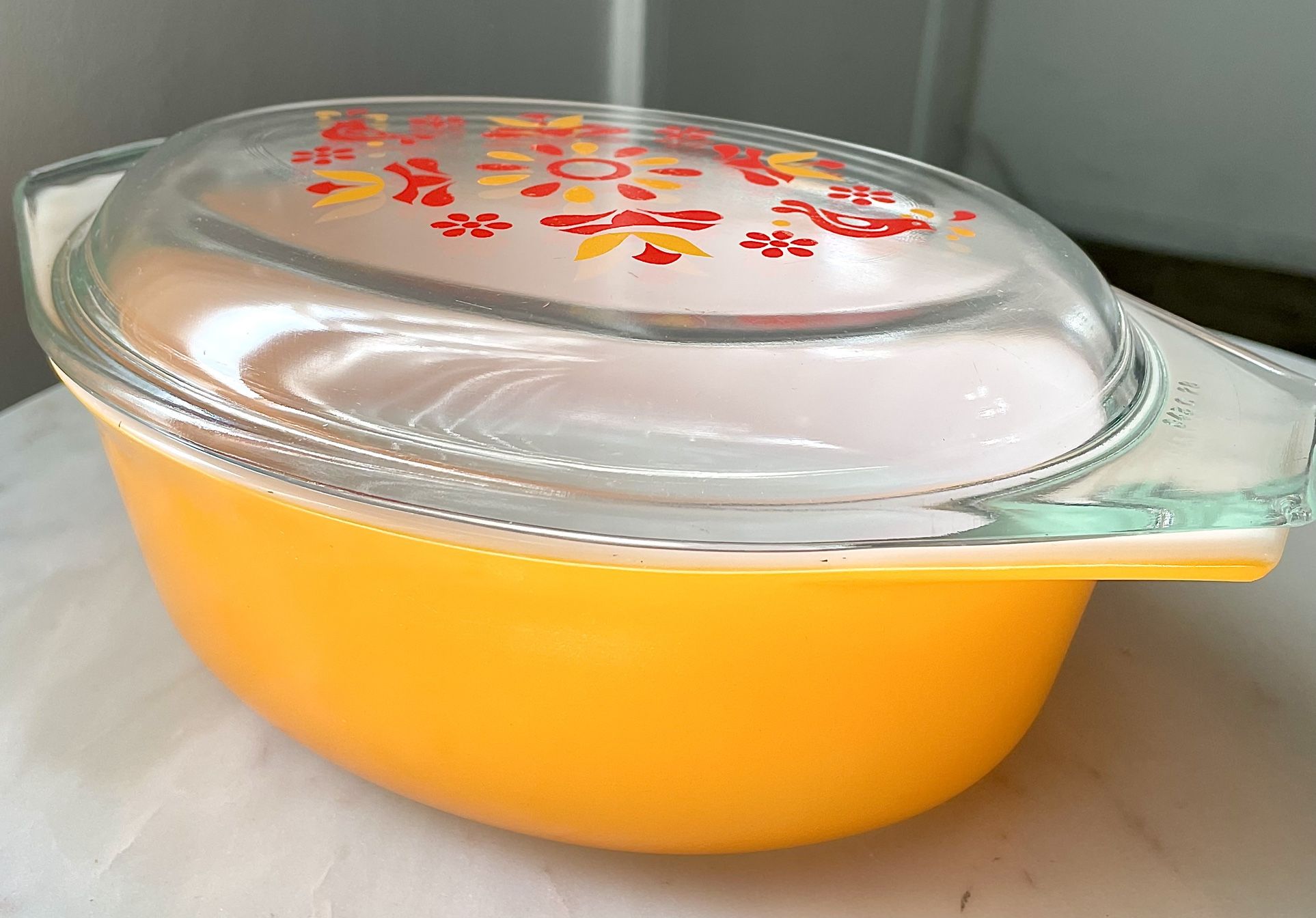 VINTAGE PYREX - #043…1970’s FRIENDSHIP CASSEROLE DISH