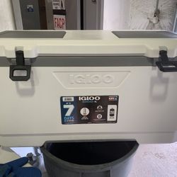 Igloo MaxCold XL 150qt Cooler