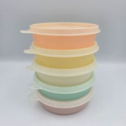 5 Pastel Tupperware Little Wonder Bowls ~ 1286 ~ 1960’s w/Clear Lids