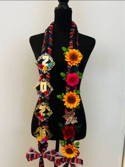 Graduation leis