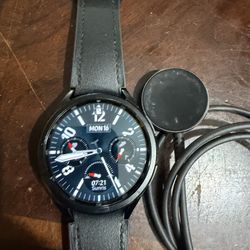 Samsung Galaxy Watch 6 Classic SM-R965U 47mm, LTE-enabled smartwatch with Charger 