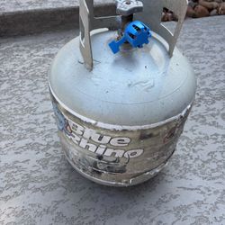 New full 20lb propane tank