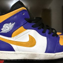 Jordan 1 Laker