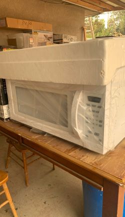 Frigidaire Counter Top Microwave