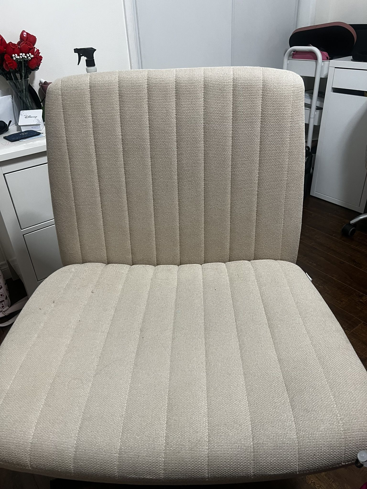 “Cross Cross” Office Chair