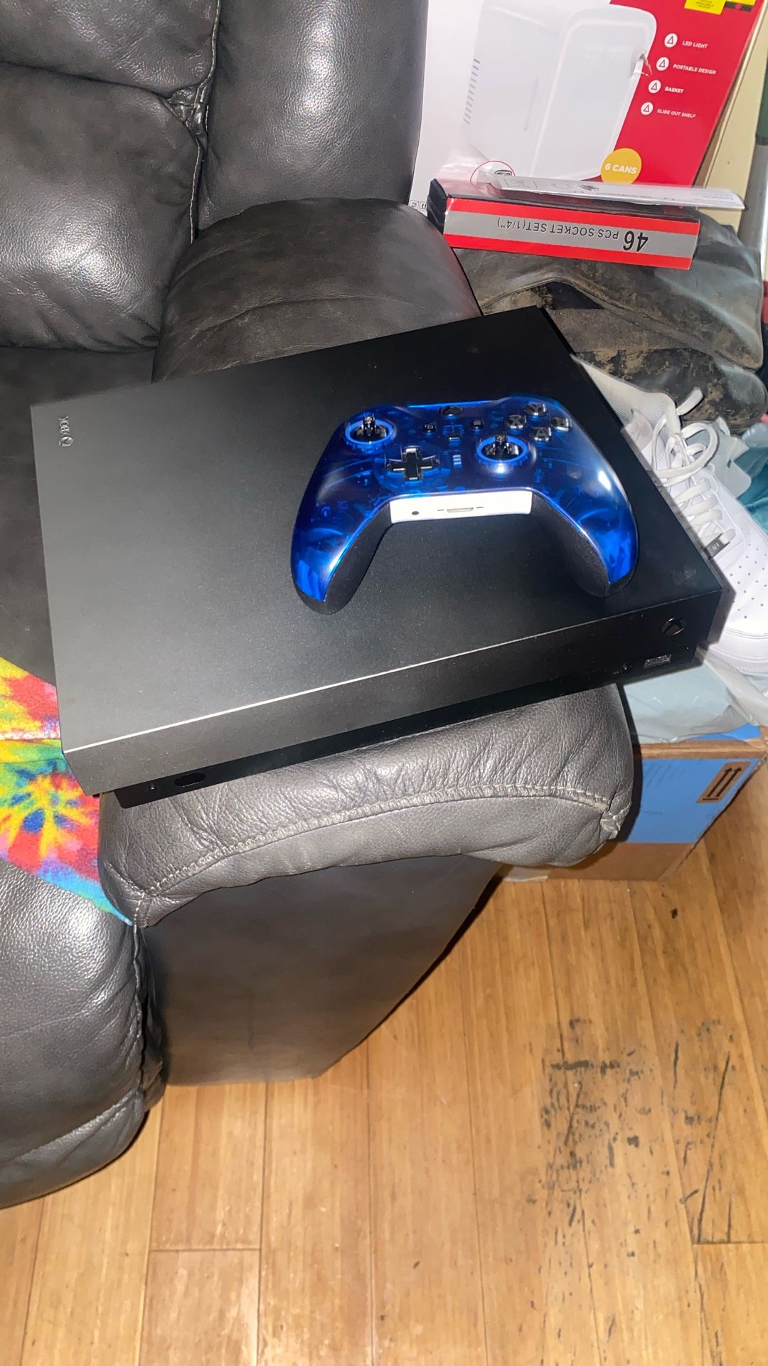 Xbox 1 With Games And Controller
