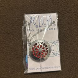 Pe Lo Ha Necklace