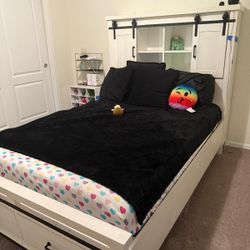 Full Bed With Mattress, Dresser And Mirror 