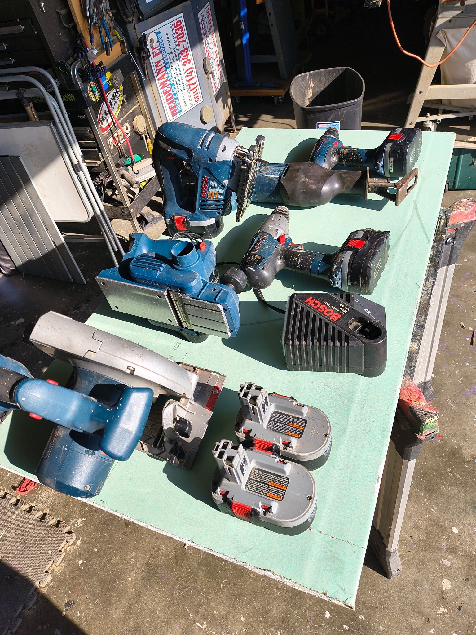 Bosh 18 Volt Cordless Power Tools $100 For Everything