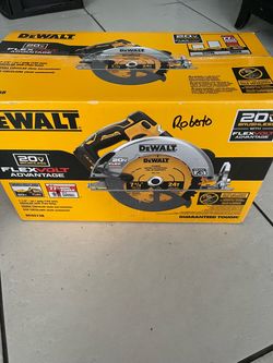 DEWALT DCS573B 20V Brushless 7-1/4" Circular Saw
