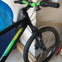 Not Completely Assembled Kent Northpoint Bike