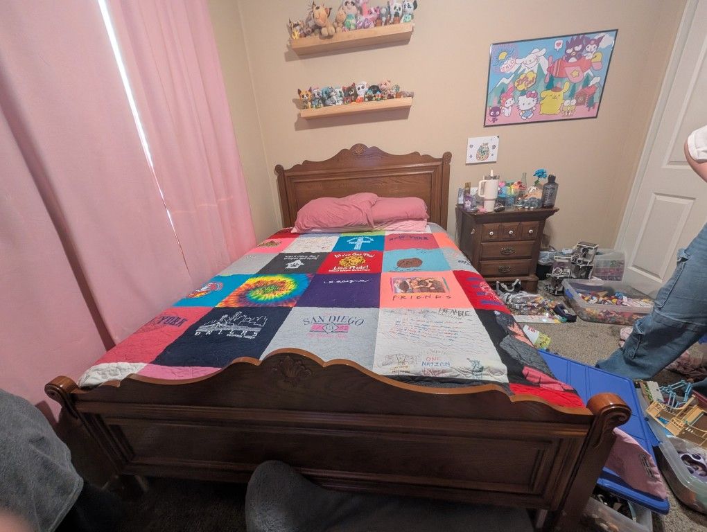 Solid Oak Queen Bed And End Tables