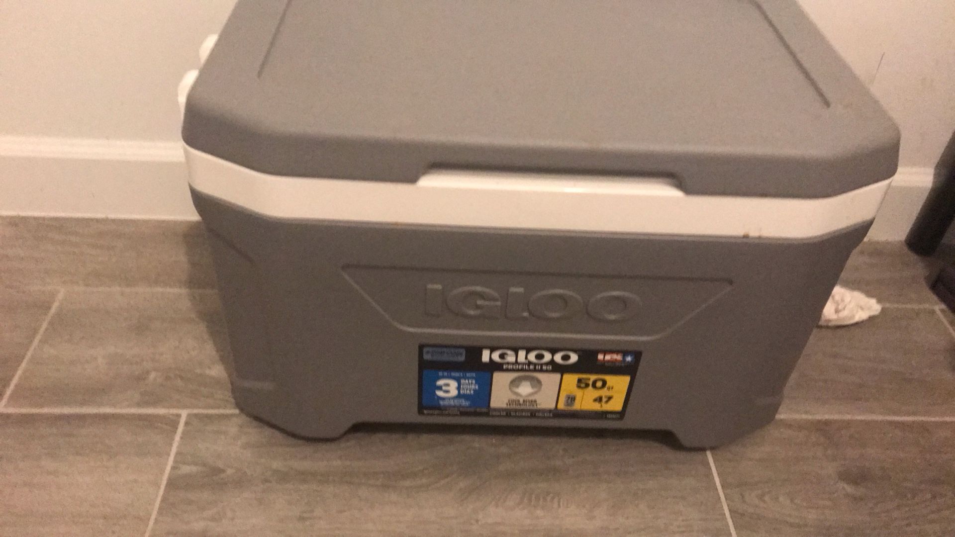 Igloo 50qt Cooler Brand New 
