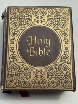 Large Vintage Catholic Bible with Artwork
