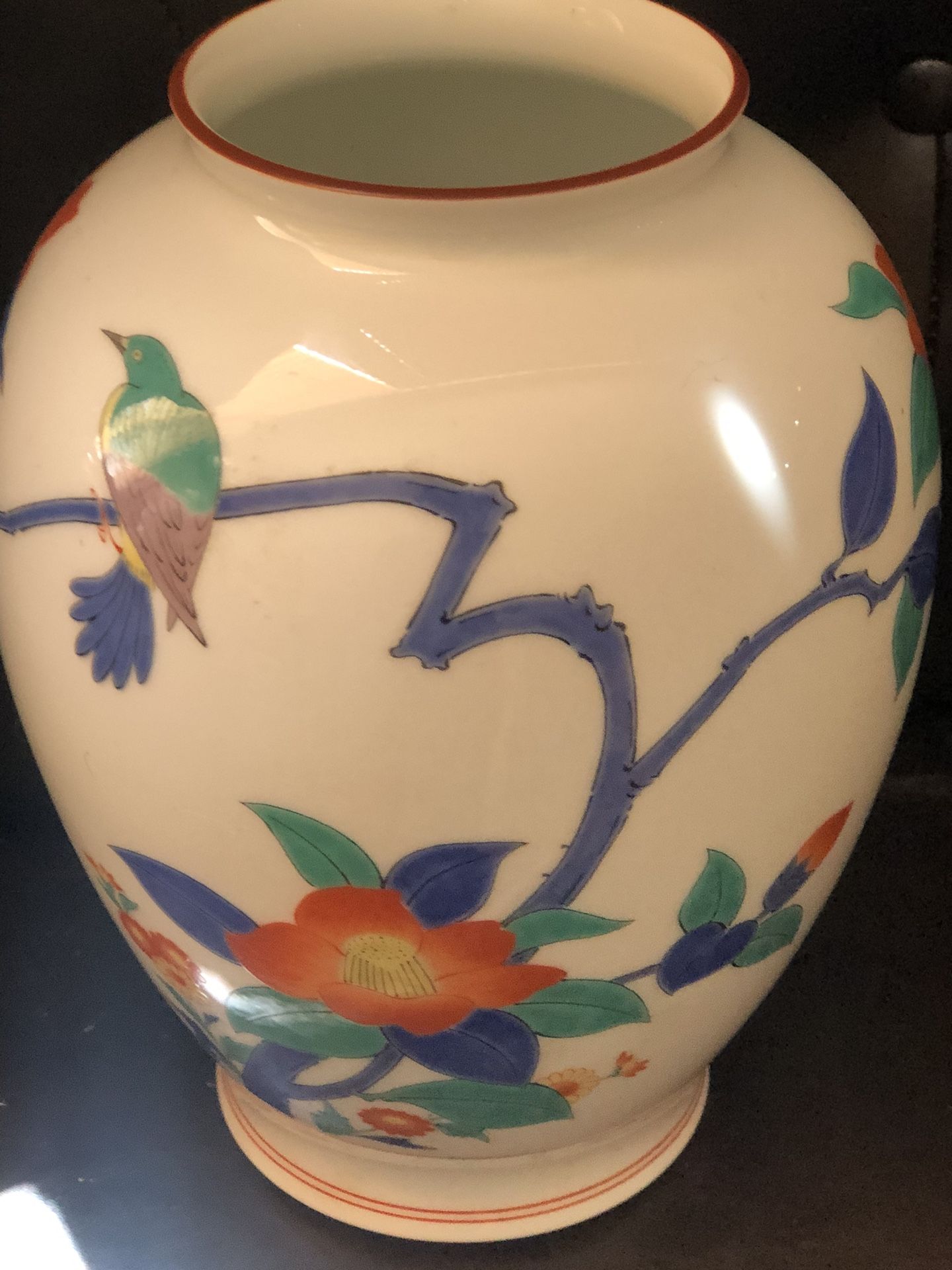 BEAUTIFUL JAPANESE VASE