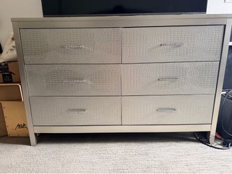 Olivet Dresser Signature Design By Ashley