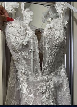 Davids Bridal Wedding Dress & Cathedral Veil