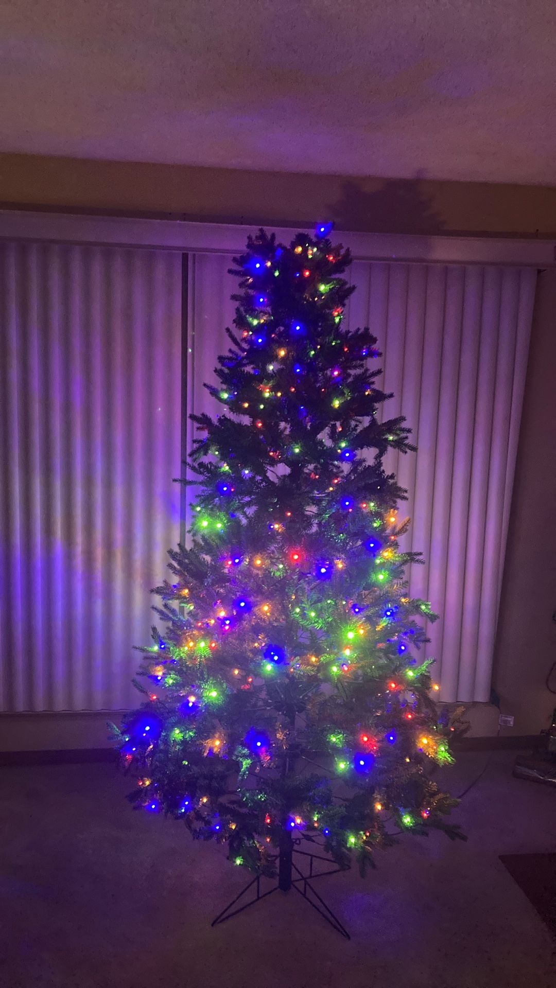 Christmas Tree 6ft With Color Lights