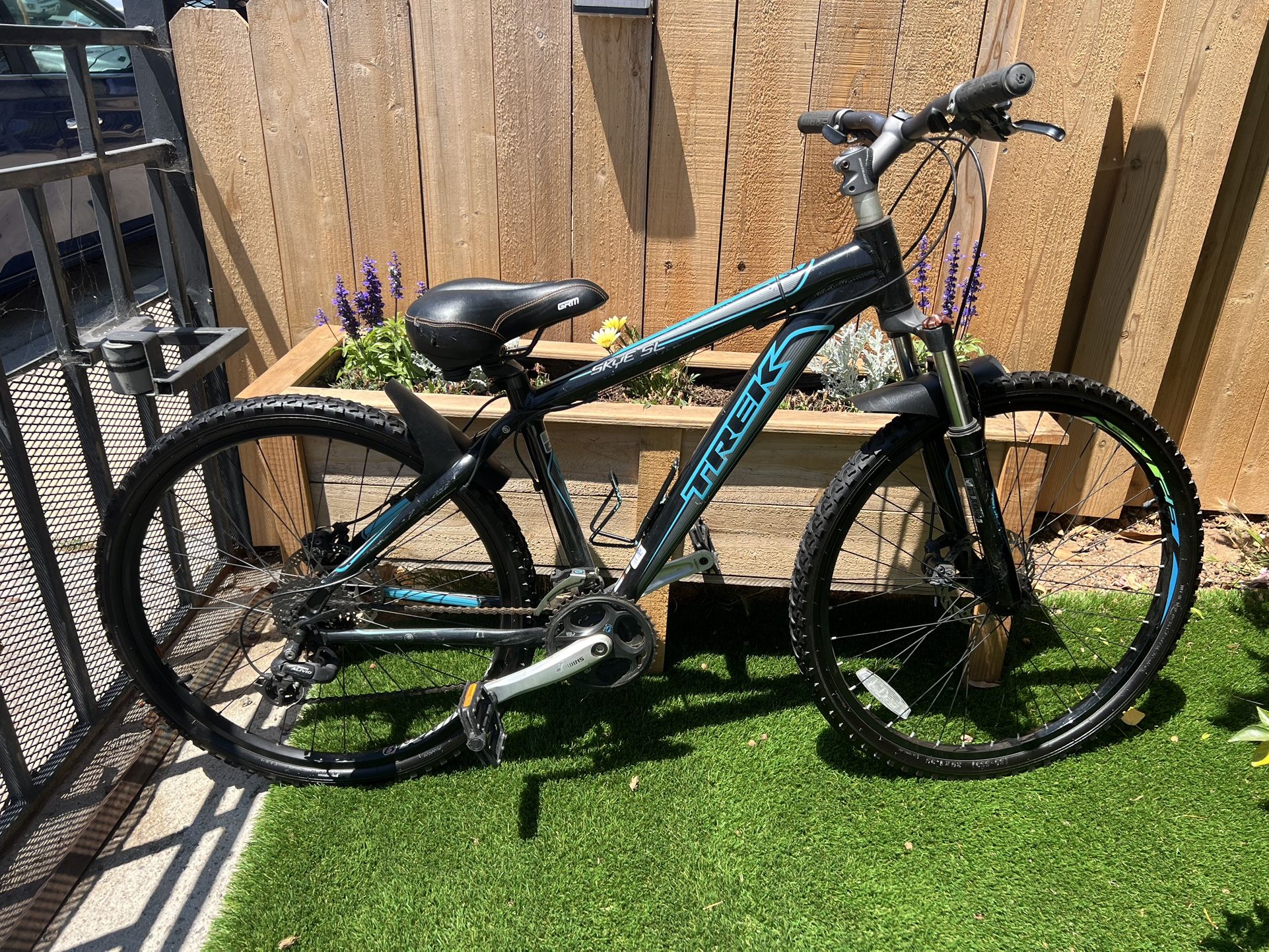 TREK 26” SKYE SL 16” Hardtail Mountain Bike