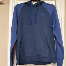 Men’s Size Large Under Armour Hoodie. Located in Murray. Will hold with Venmo or if you’re on your way