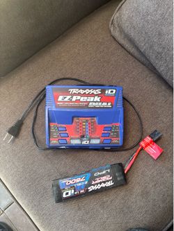 Traxxas RC Truck w/ Charger, 7600mAh LiPo Battery & Remote - Ready to Run