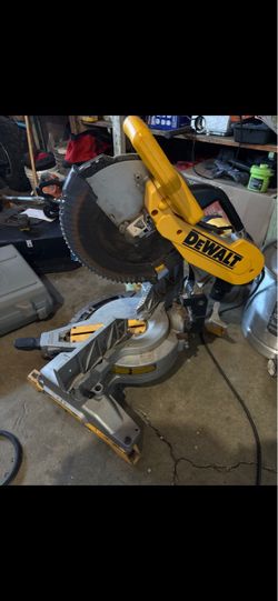 Dewalt saw