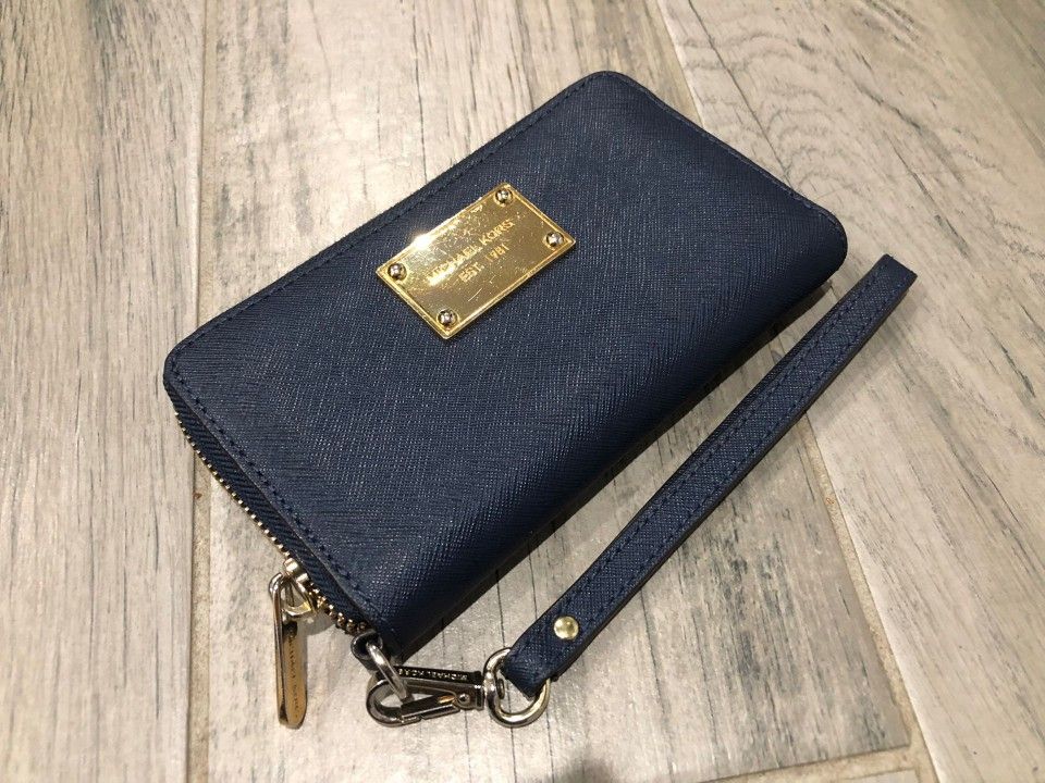 Michael Kors Clutch Purse Bag Wallet Good Condition