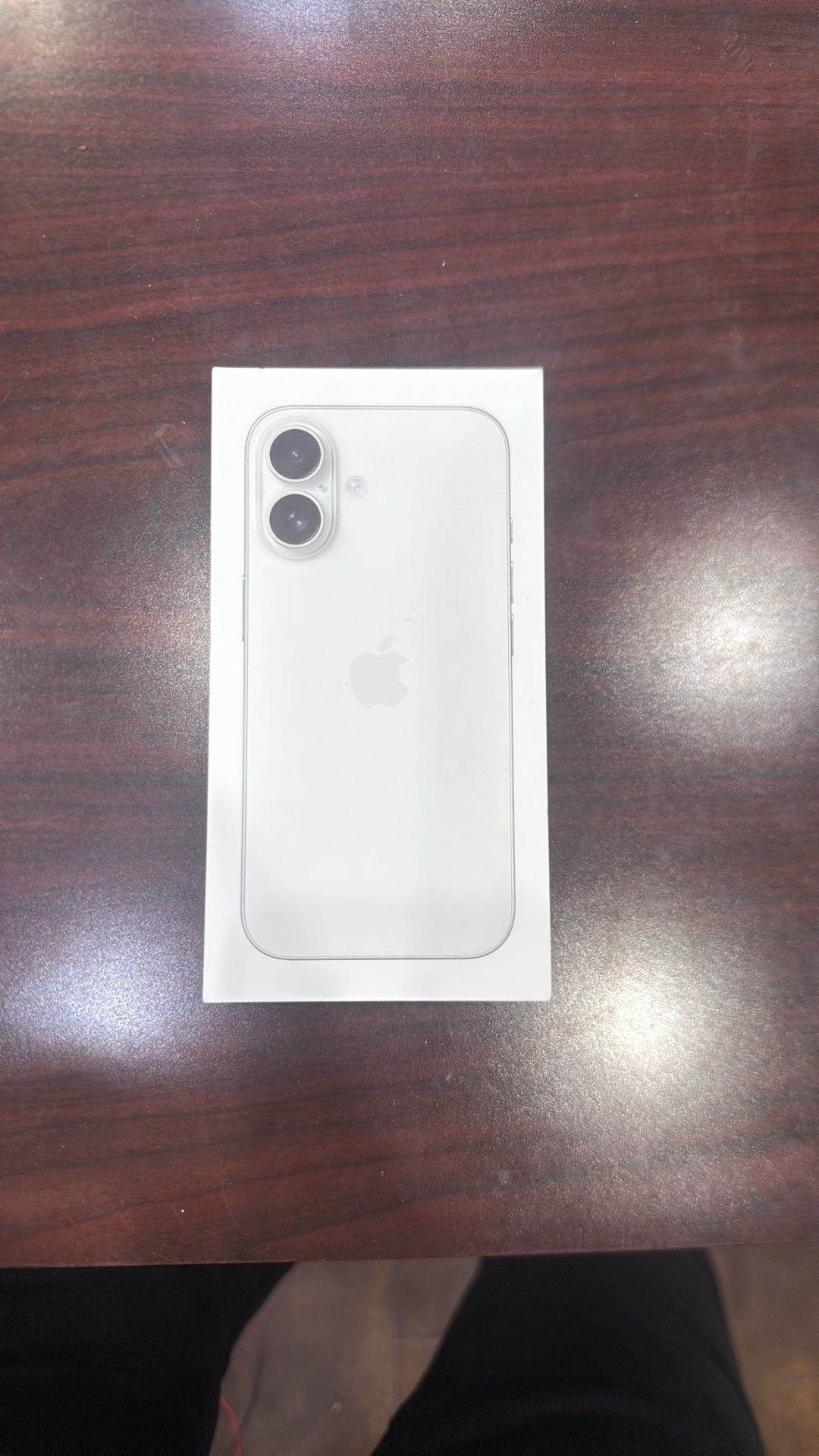 IPhone 16 white color 128gb Verizon