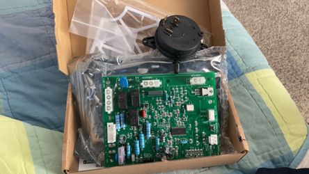New (in box) Hayward compatible main circuit board kit