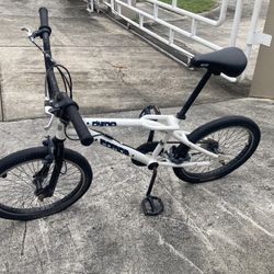 KIDS BIKE IN GOOD CONDITION S. $65.00