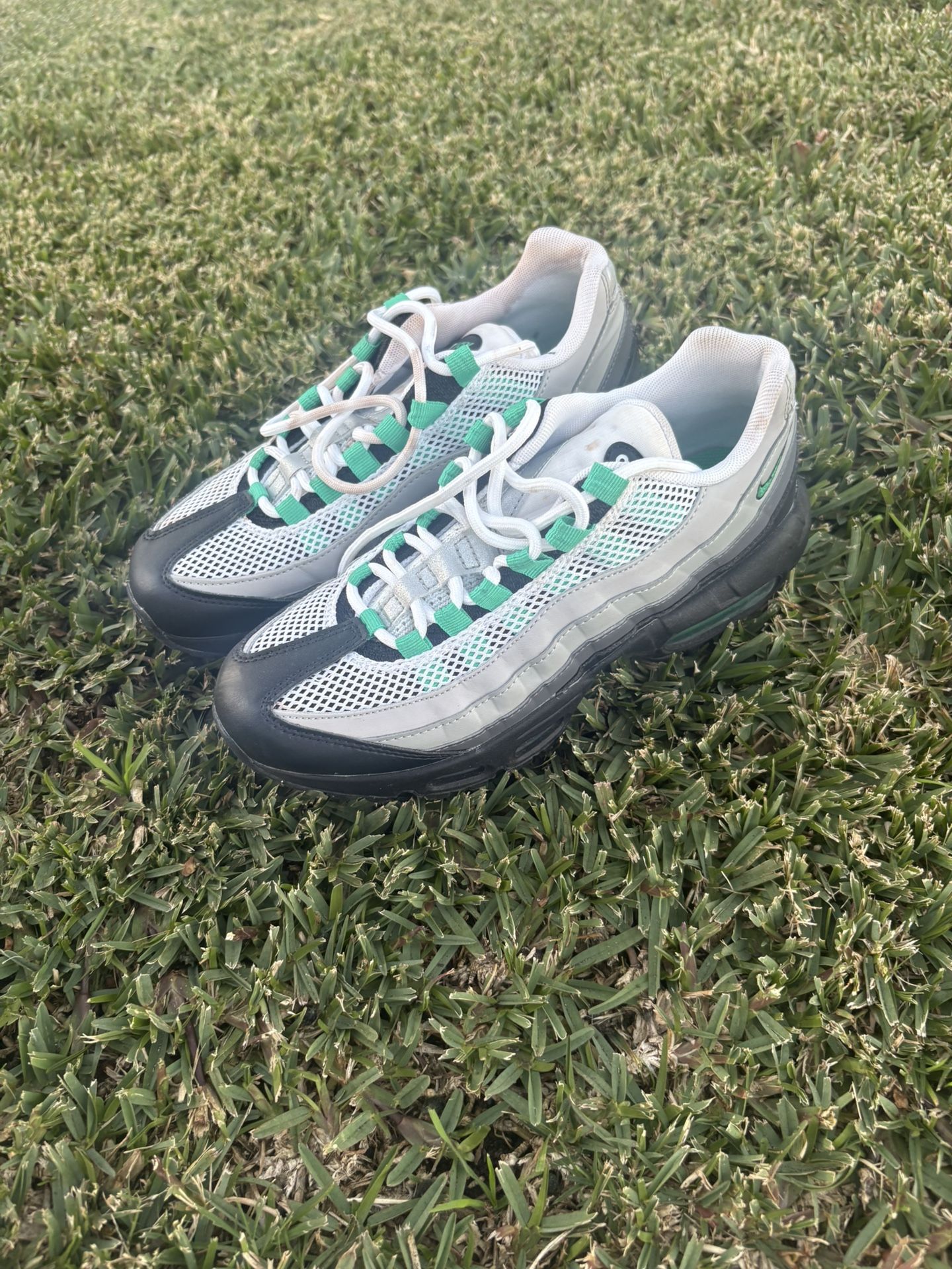 Women’s Nikes Size 8