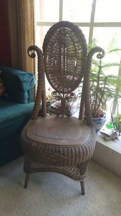 WICKER CHAIR