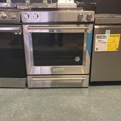 Brand New Kitchen Aid Slide In Electric Range‼️‼️ Save Huge‼️‼️