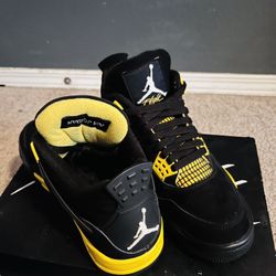 Jordan 4s Retro Thunder