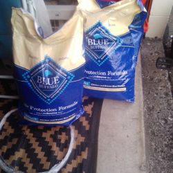 Blue Buffalo Adult Dog Food Chicken And Brown Rice 24 Lbs