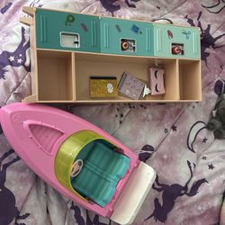Barbie dreamboat and locker