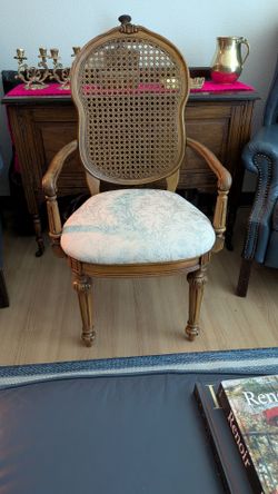 Luis XV fancy chair