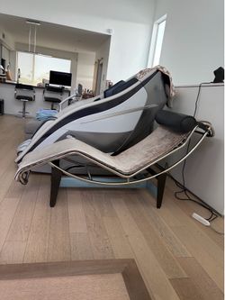 Cassina LC4 Chaise Lounge