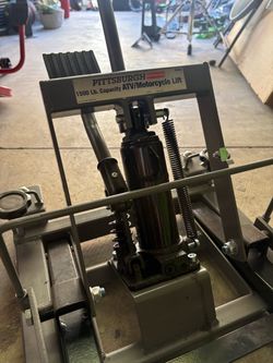 Pittsburg 1500lbs Motorcycle/ATV lift