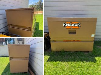 Knaack tool box clean no damages
