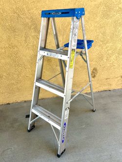 4’ aluminum step ladder