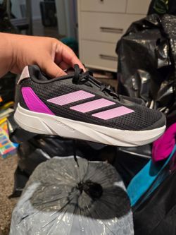 Adidas shoes size 4y